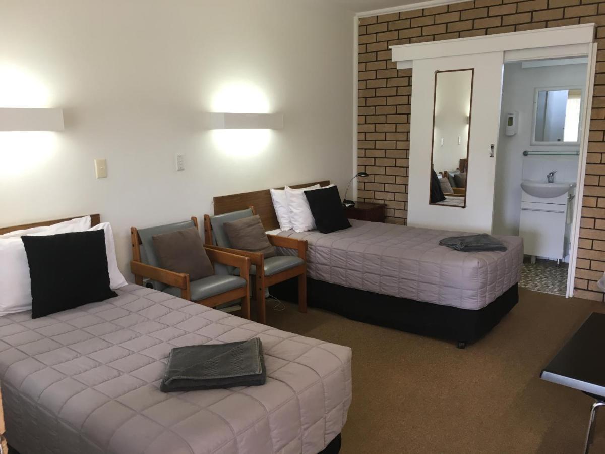 Guyra Motor Inn Bagian luar foto