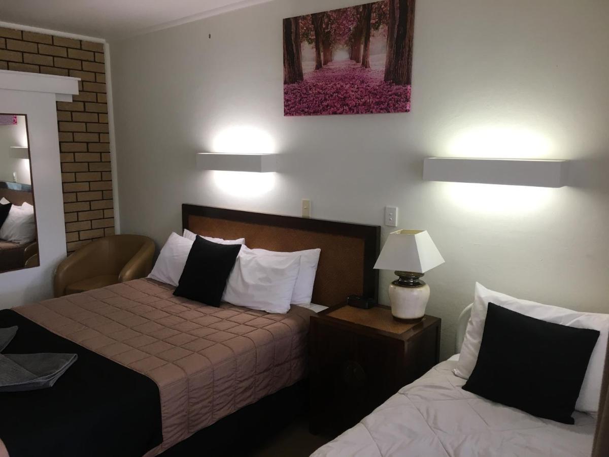 Guyra Motor Inn Bagian luar foto