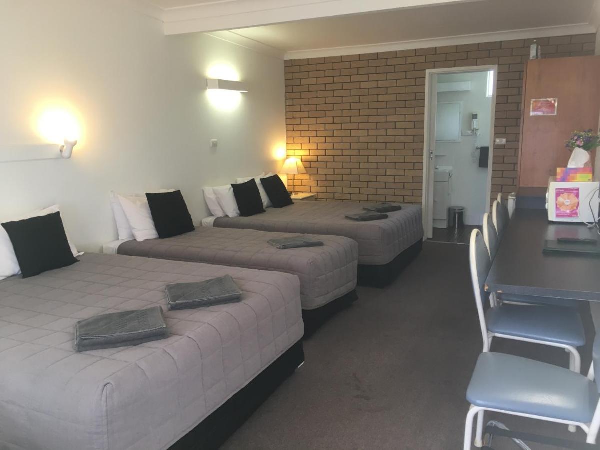 Guyra Motor Inn Bagian luar foto