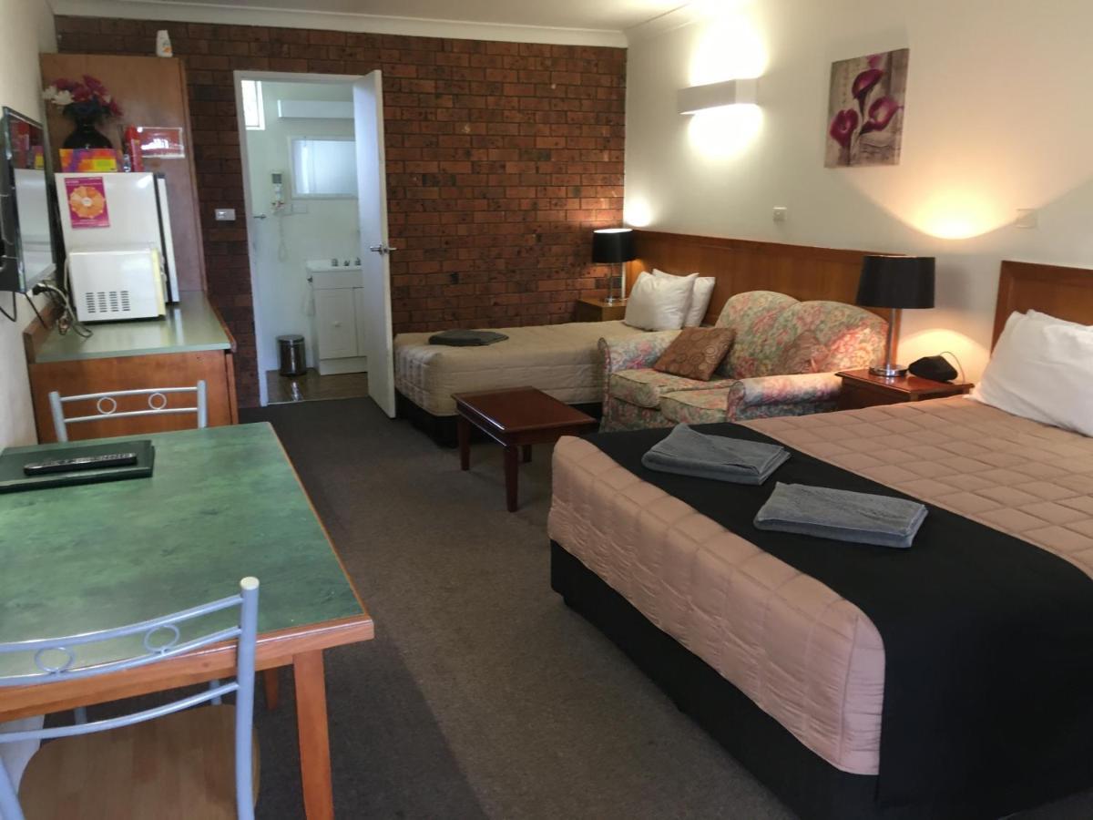 Guyra Motor Inn Bagian luar foto