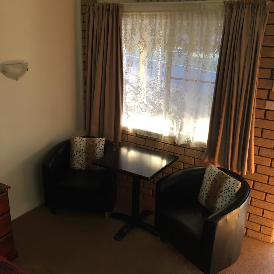 Guyra Motor Inn Bagian luar foto