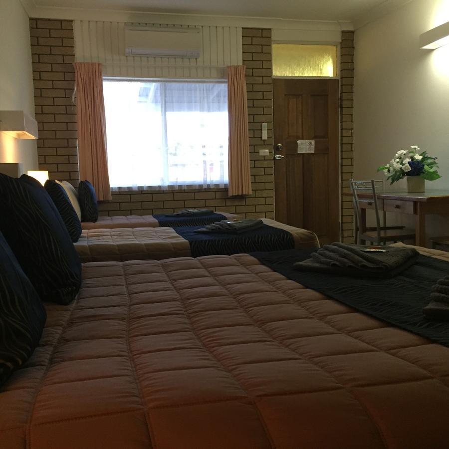 Guyra Motor Inn Bagian luar foto