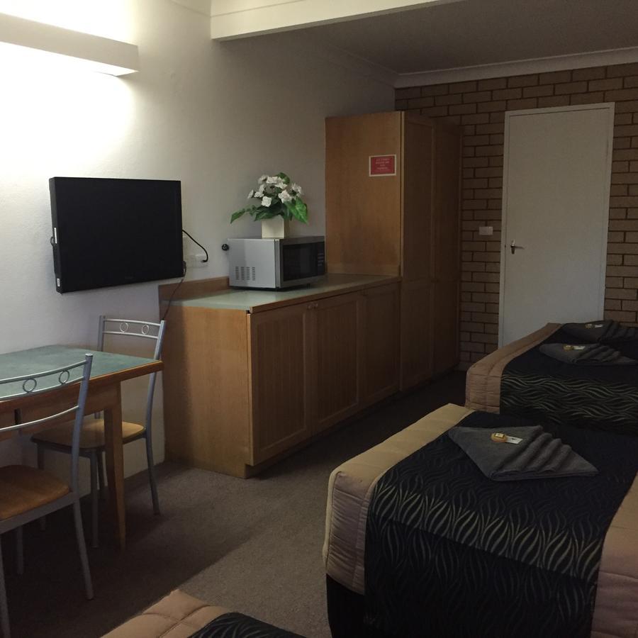 Guyra Motor Inn Bagian luar foto